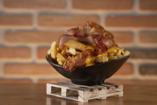 Patatine Stick con Pancetta Croccante e Cheddar